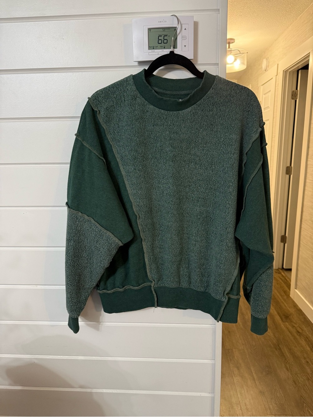 Urban Outfitters BDG‎ Sweatshirt  size small